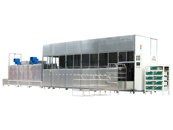 等離子表面處理機(jī)利用等離子體的物理和化學(xué)特性，在材料表面形成致密的物質(zhì)層或含氧基團(tuán)，使材料表面特性發(fā)生變化，提高表面親水性、粘接性等，在諸多行業(yè)中都有應(yīng)用。等離子體處理具有顯著的優(yōu)勢(shì)，目前市面上對(duì)產(chǎn)品的處理要求愈發(fā)精細(xì)化，定制的等離子表面處